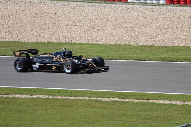 Les Légendes de la F1 : Leurs Écoles de Pilotage et Préparations